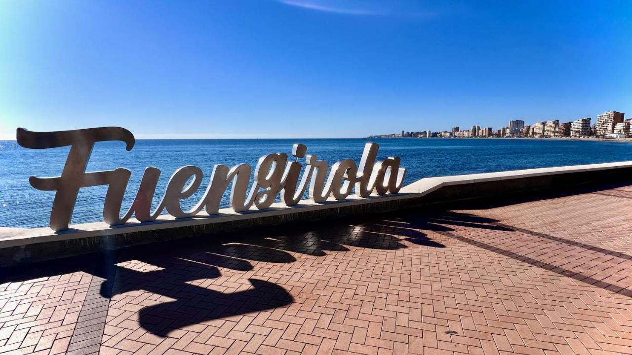 Modern Penthouse Apartment - 1 Min From The Beach فوينخيرولا المظهر الخارجي الصورة