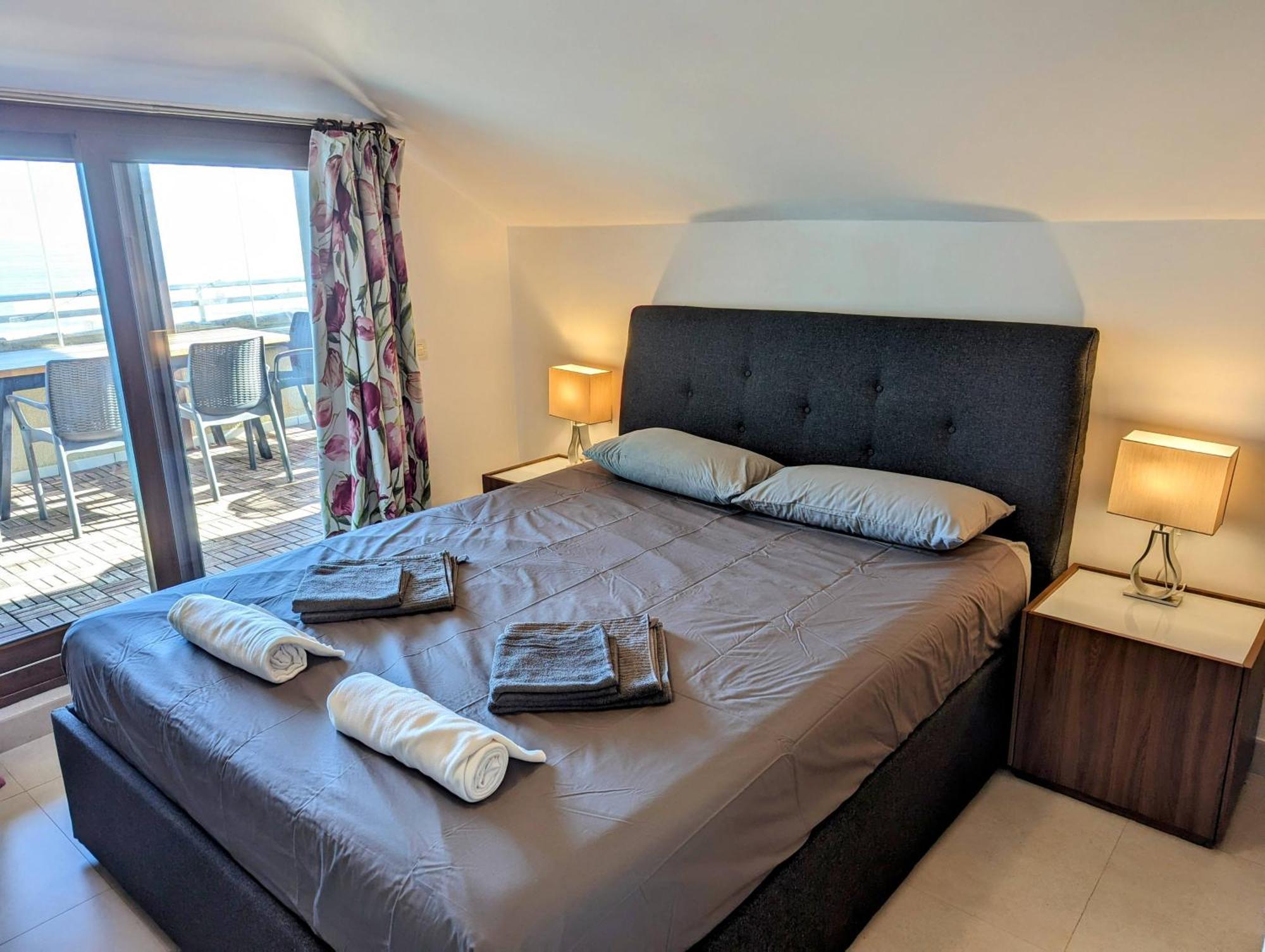 Modern Penthouse Apartment - 1 Min From The Beach فوينخيرولا المظهر الخارجي الصورة